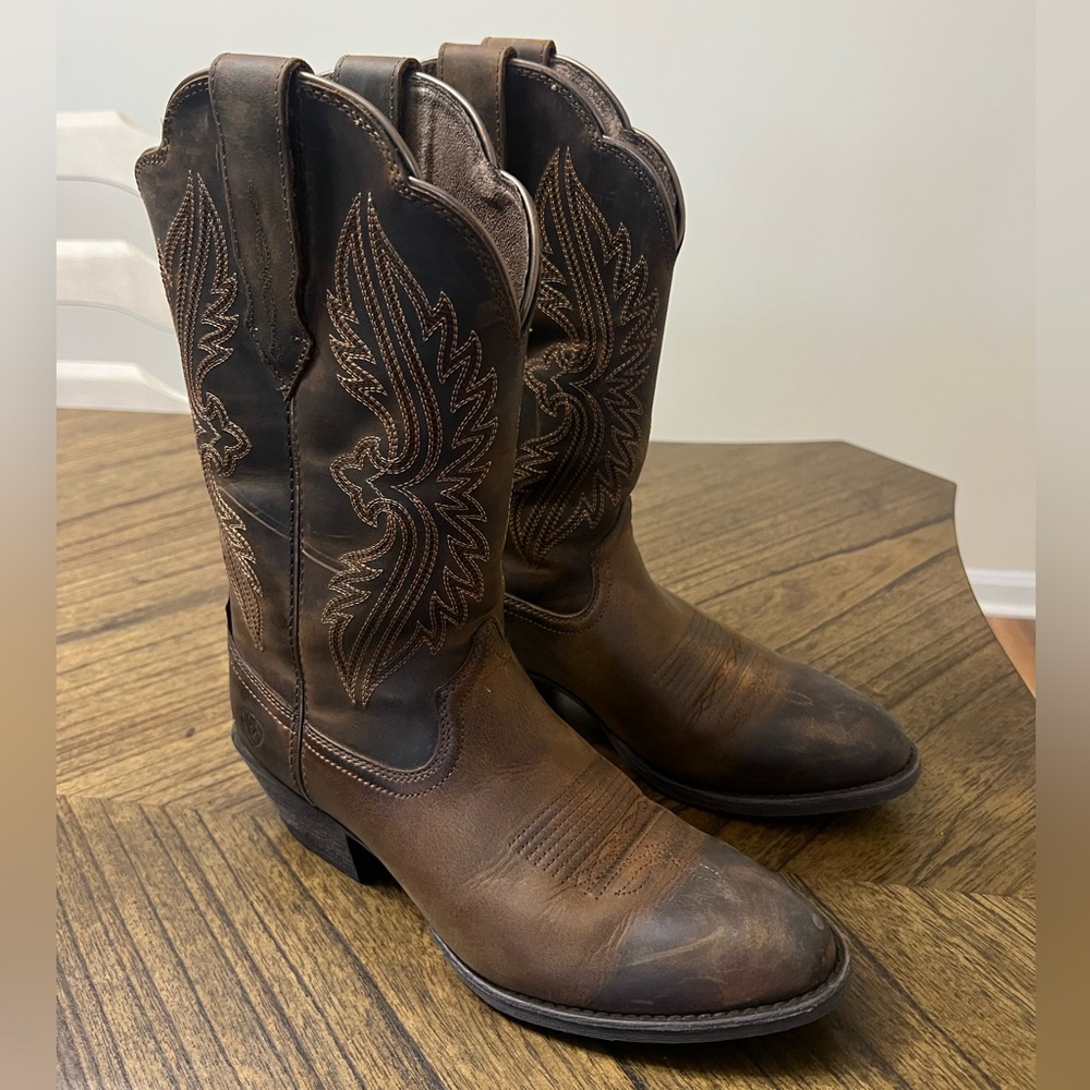 ARIAT Women’s HERITAGE R TOE STRETCHFIT WESTERN BOOT 8.5 Distressed Brown